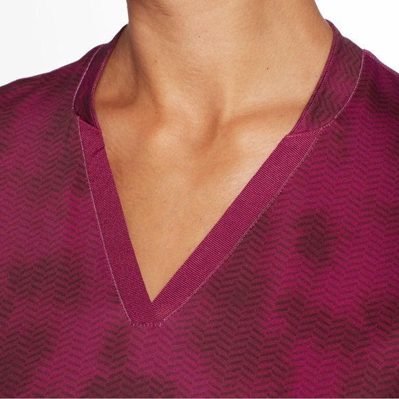 Lady Hagen Women’s Printed V Neck Short Sleeve Golf Polo Stretch Berry Size S - Picture 4 of 12